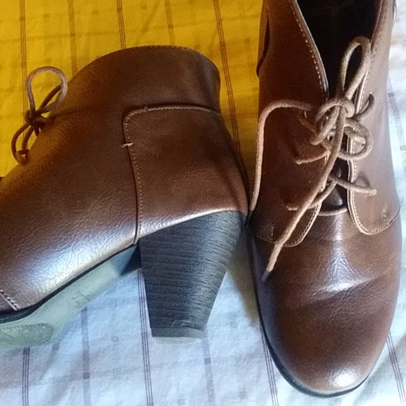 Sugar Inez laced ankle boots - Picture 2 of 3